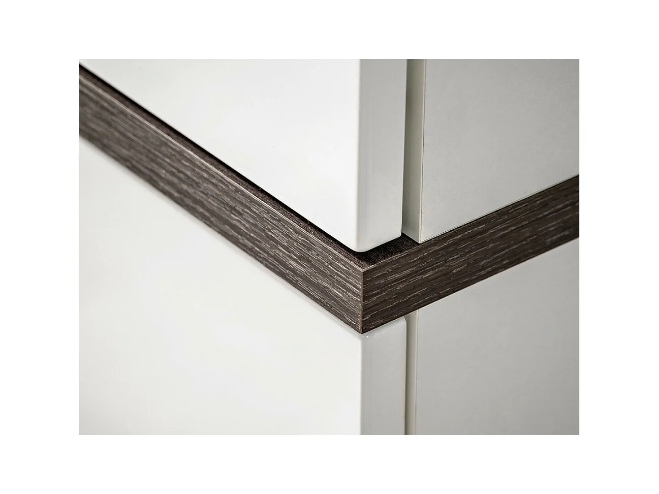 Schaufensterkollektion CRISS + LED. Dekoratives, modernes und stylisches Möbelstück für Ihr Wohnzimmer.