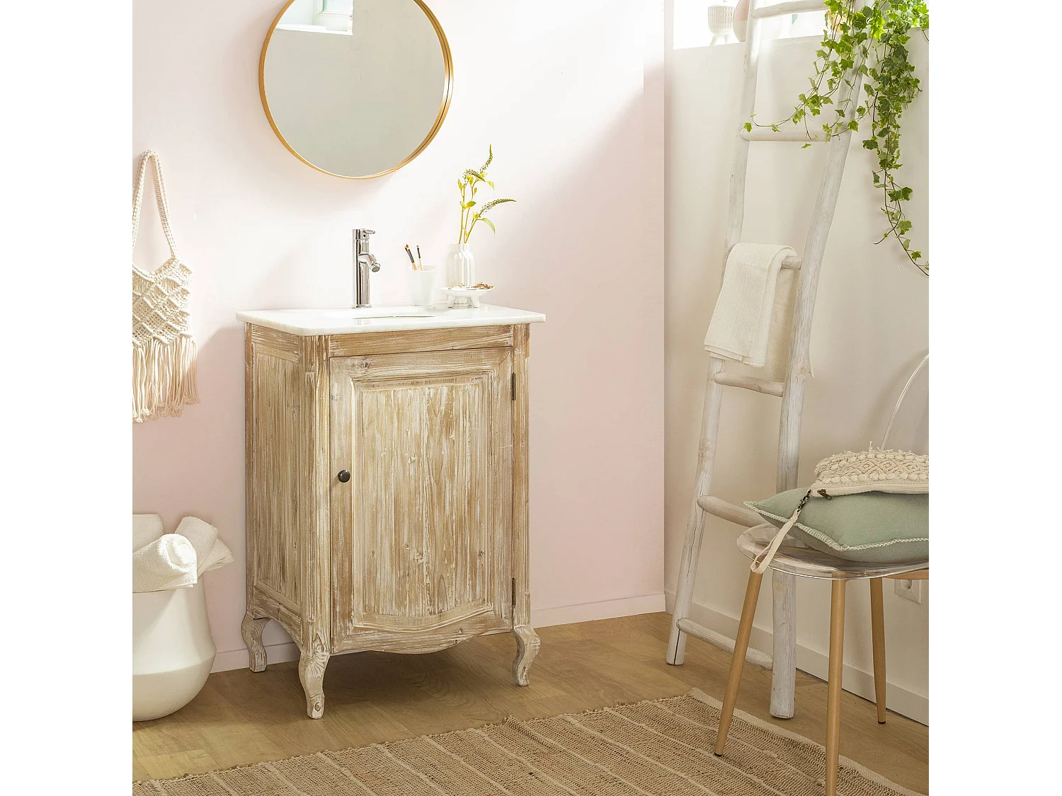 Mueble bajo lavabo de pino reciclado blanqueado y mármol blanco Gemma con almacenamiento