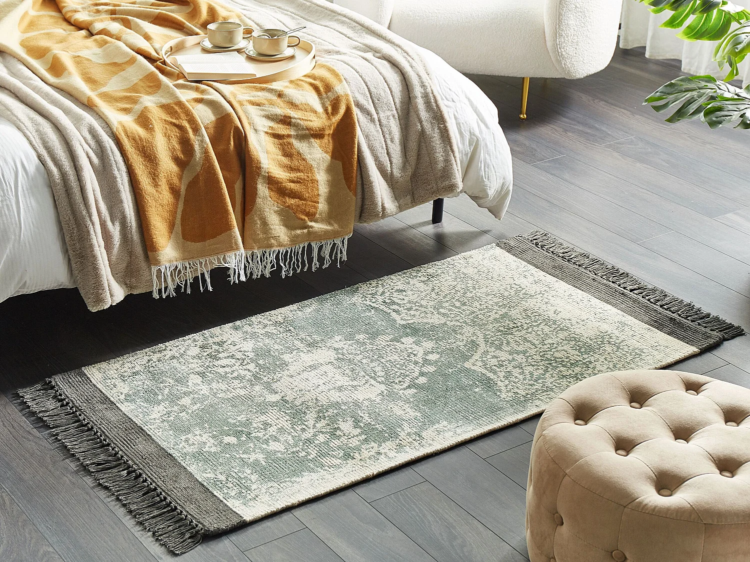 Tapis en viscose vert et beige 80 x 150 cm AKARSU