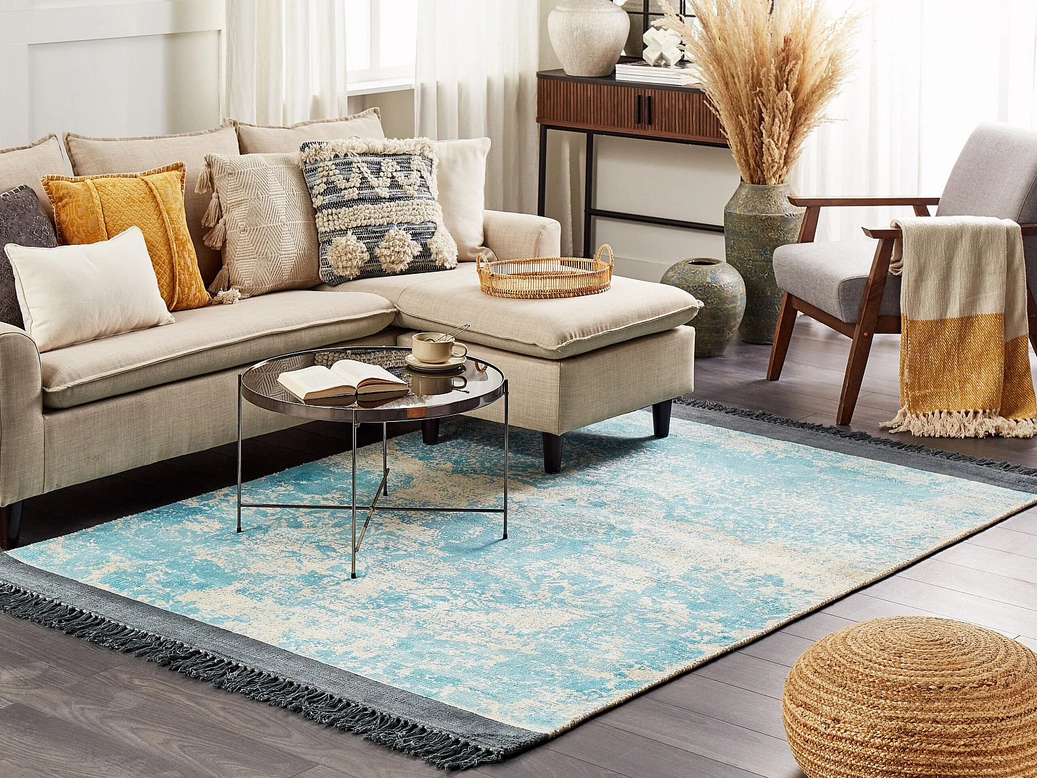 Alfombra de viscosa azul claro/beige 140 x 200 cm AKARSU