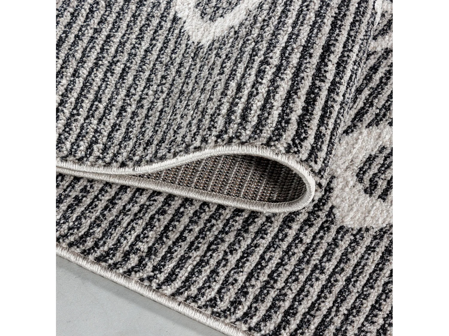 JELA - Tapis Berbère laineux - Noir & Beige 140 x 200 cm