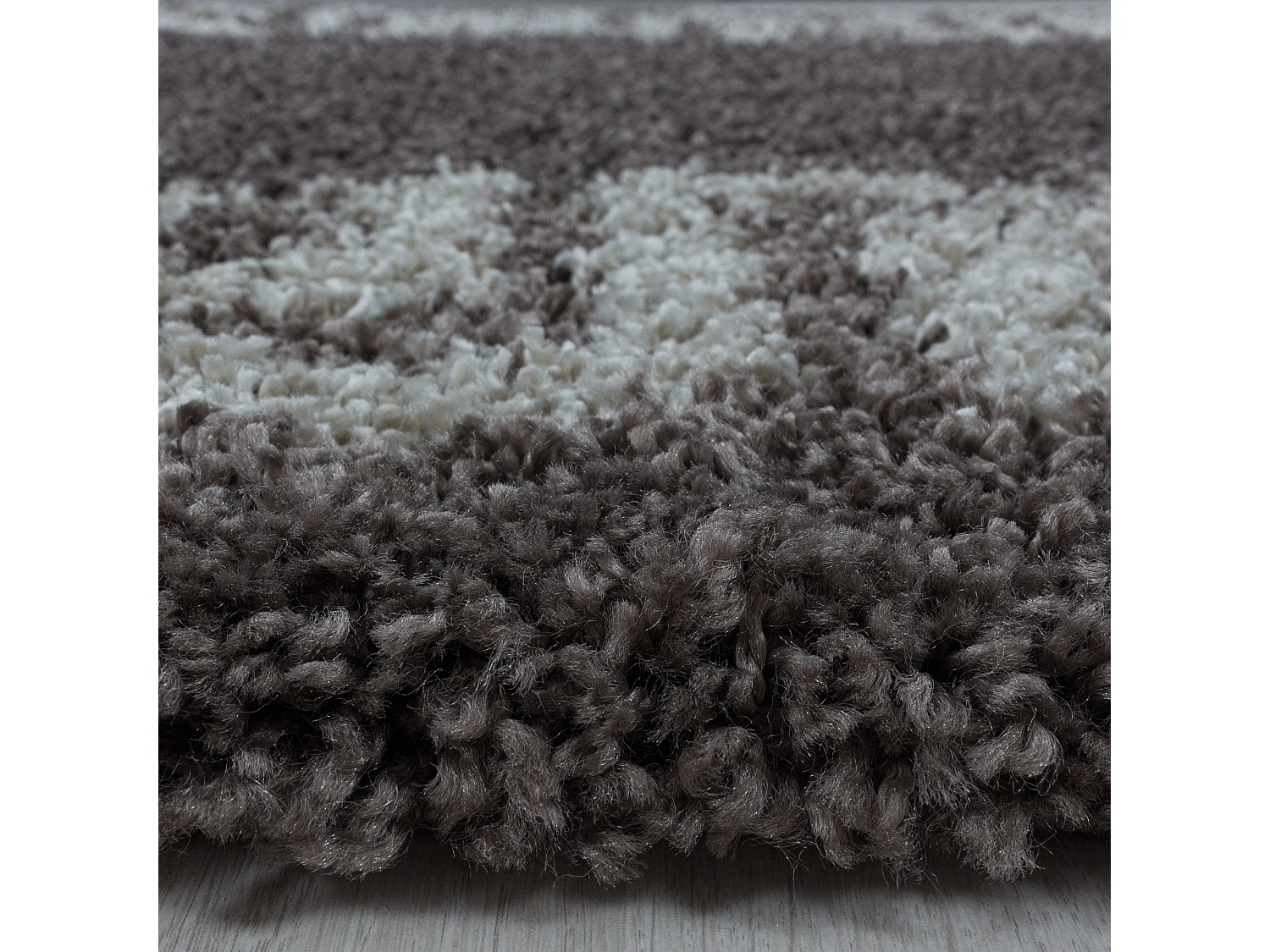 VERSA - Tapis à poils longs design - Marron et Taupe 120 x 170 cm