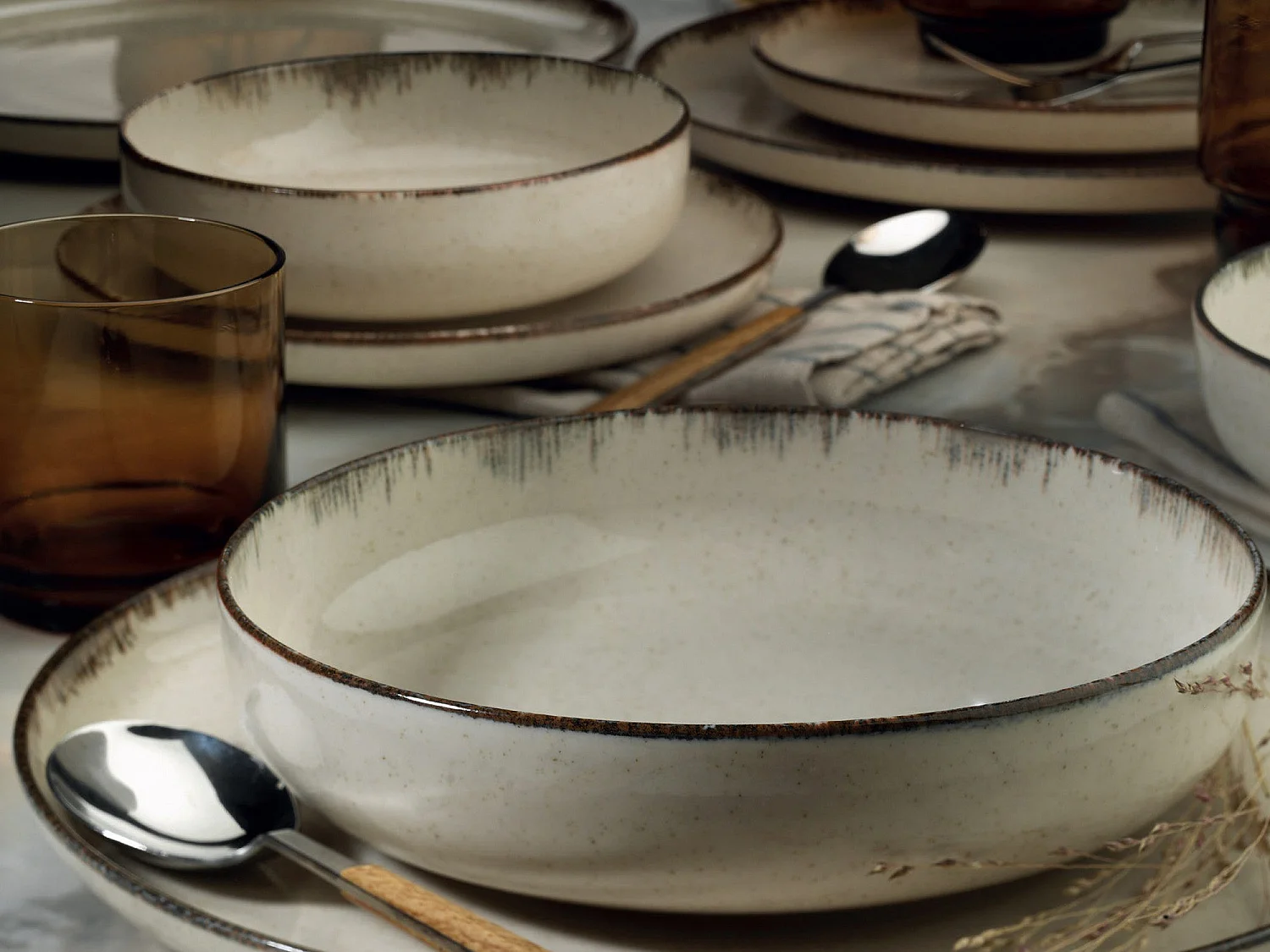 Servise i porselen 18 deler beige SANCHA