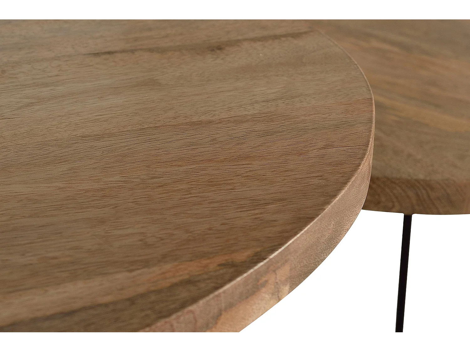 Kavel van 2 tafels in manguierhout en zwart metaal