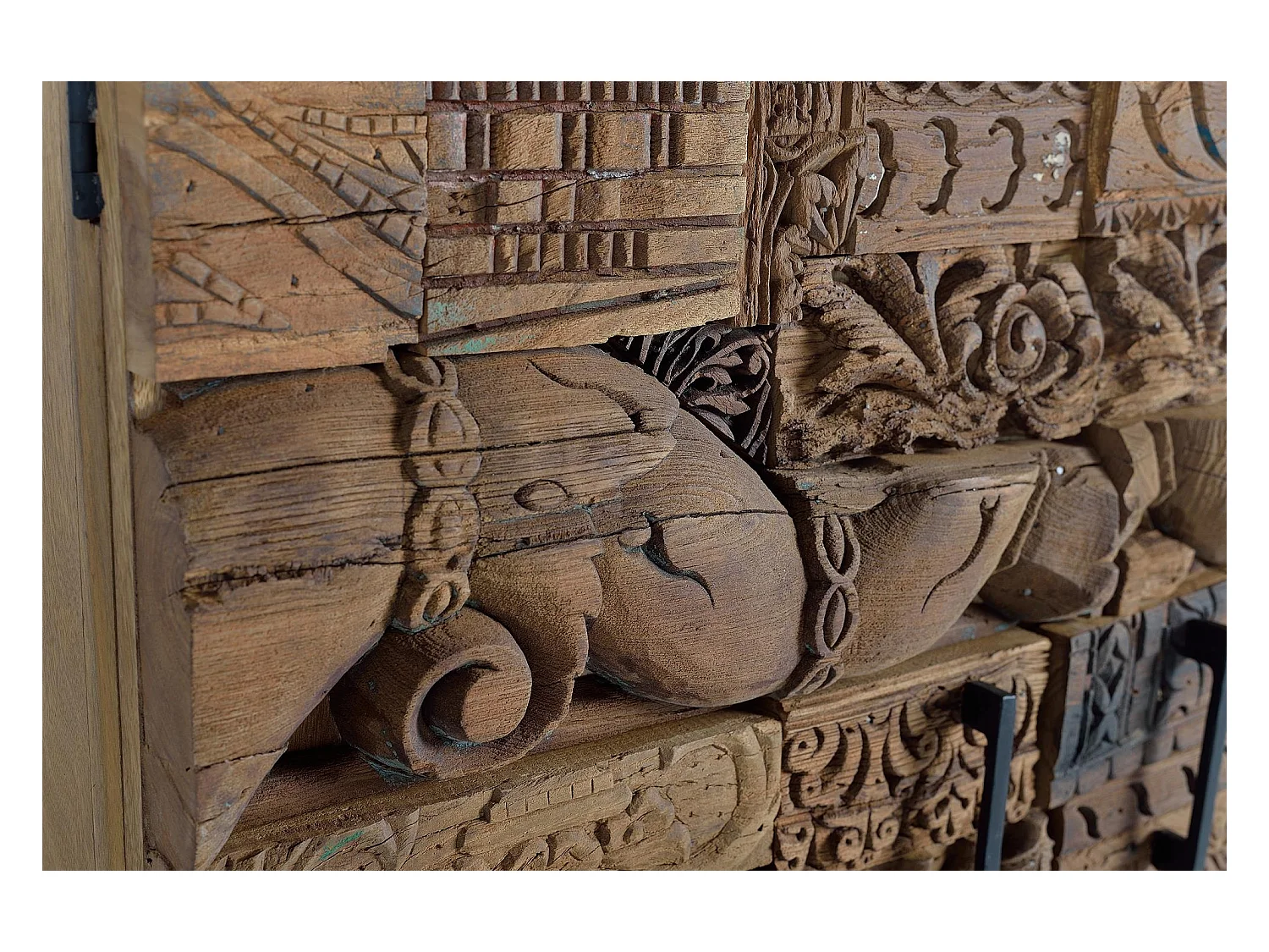 Sideboard aus recyceltem Mangoholz