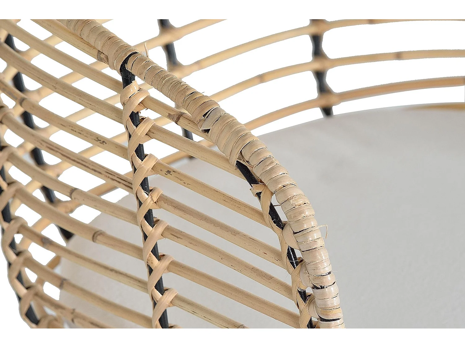 Lot de 2 chaises en rotin et métal