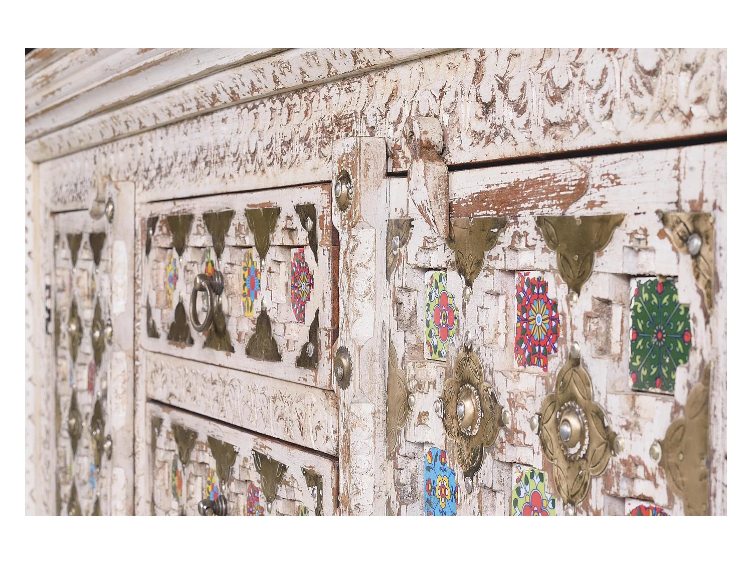 Aparador madera de mango detalles cerámica y bronce Blanco.Giner y Colomer 90x40x150