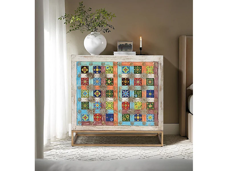 Aparador 2 puertas con detalles en cerámica 90x90x40