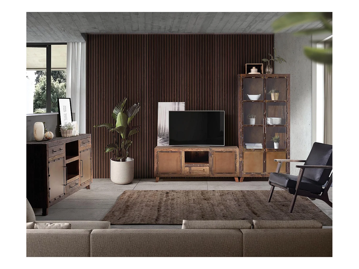 Sideboard aus recyceltem Holz und Metall
