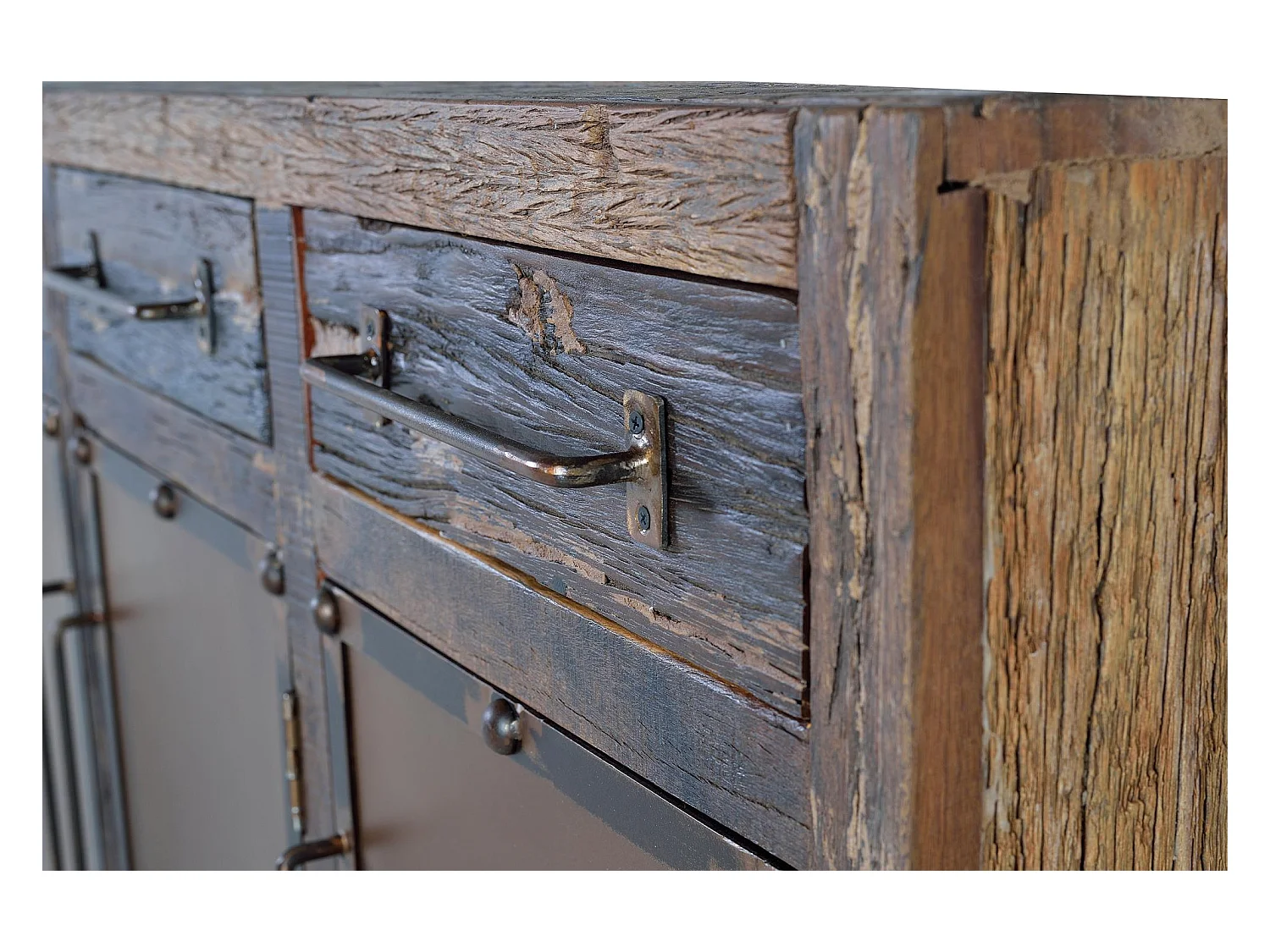 Buffet en bois récupéré et métal