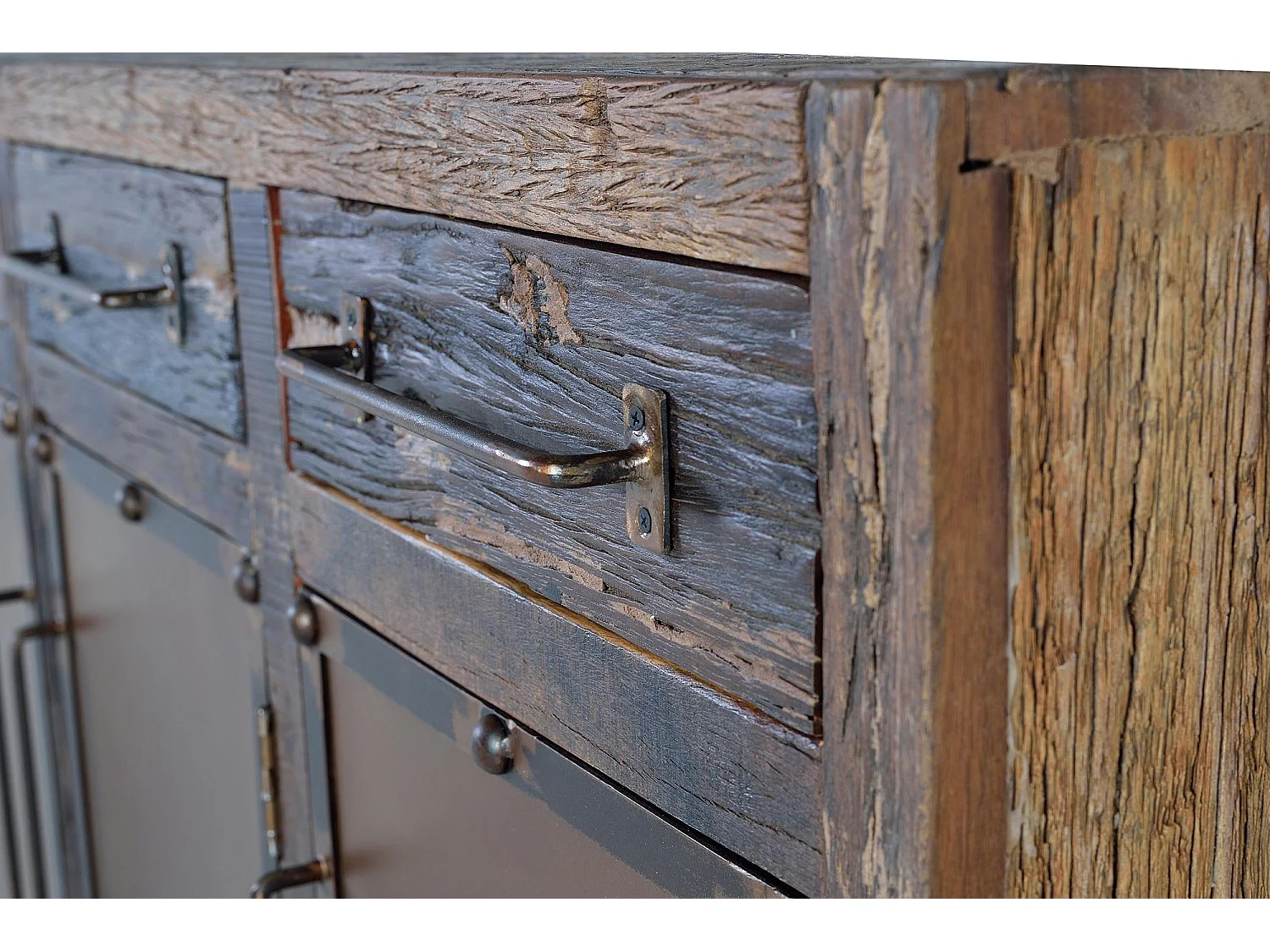 Buffet en bois récupéré et métal