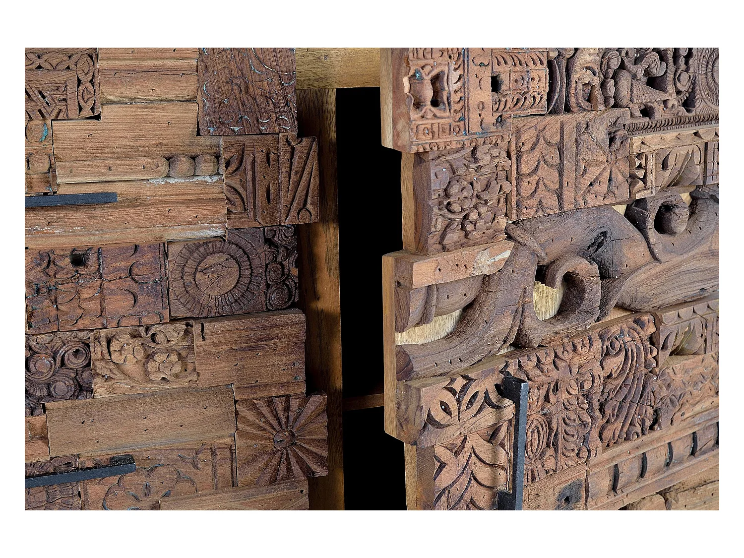 Sideboard aus recyceltem Mangoholz