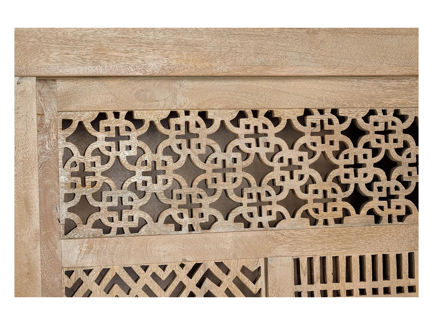 Witryna z drewna tekowego i metalowymi nogami w kolorze naturalnym