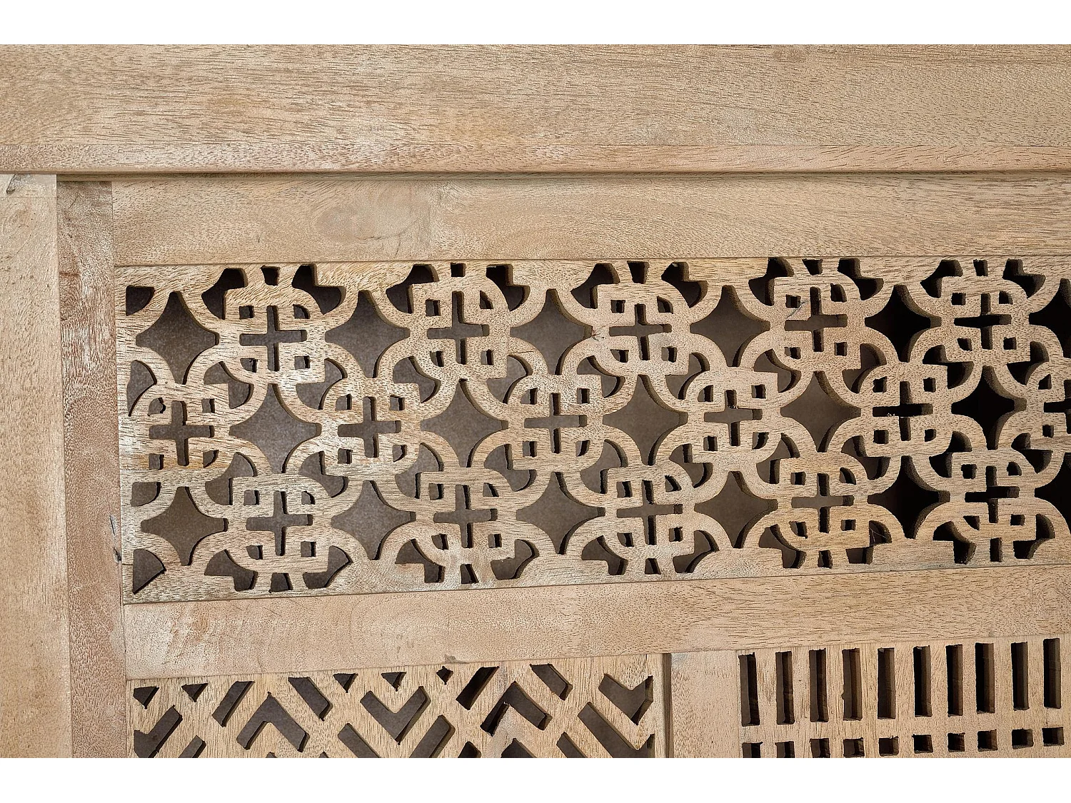 Buffet en bois de manguier sculpté style bohème 140 cm - 170 x 140 x 40 cm
