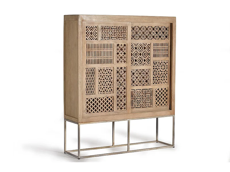 Vitrine en bois de teck et pieds en métal de couleur naturelle