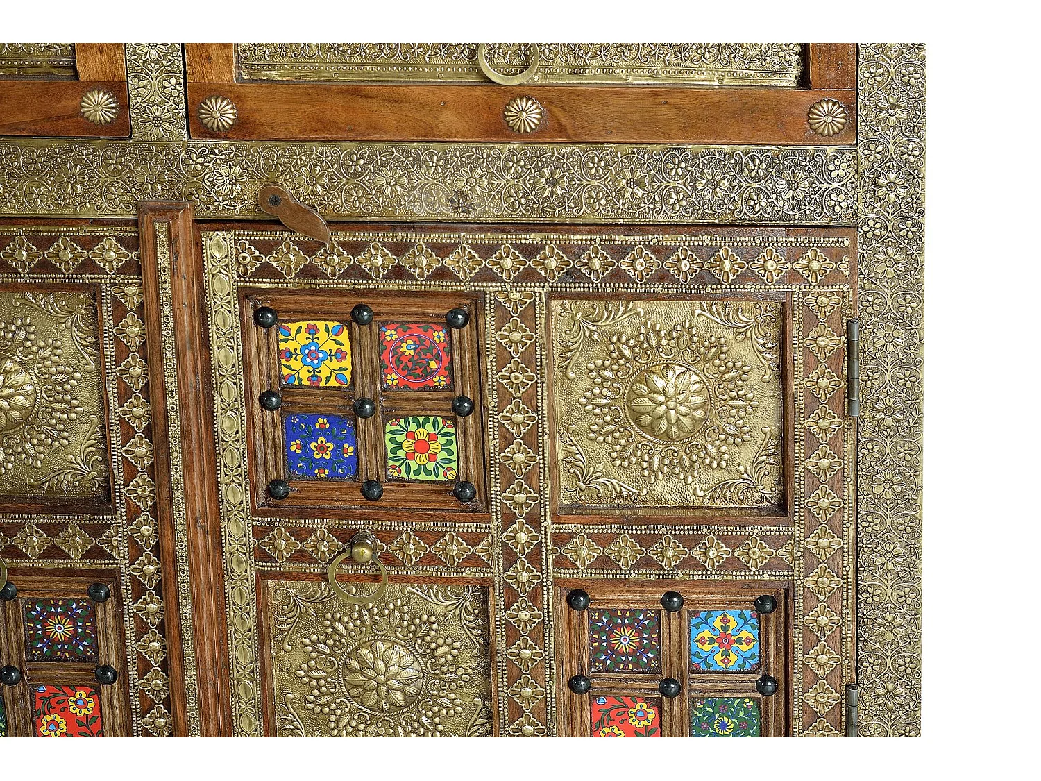 Commode en bois d'acacia, céramique et bronze