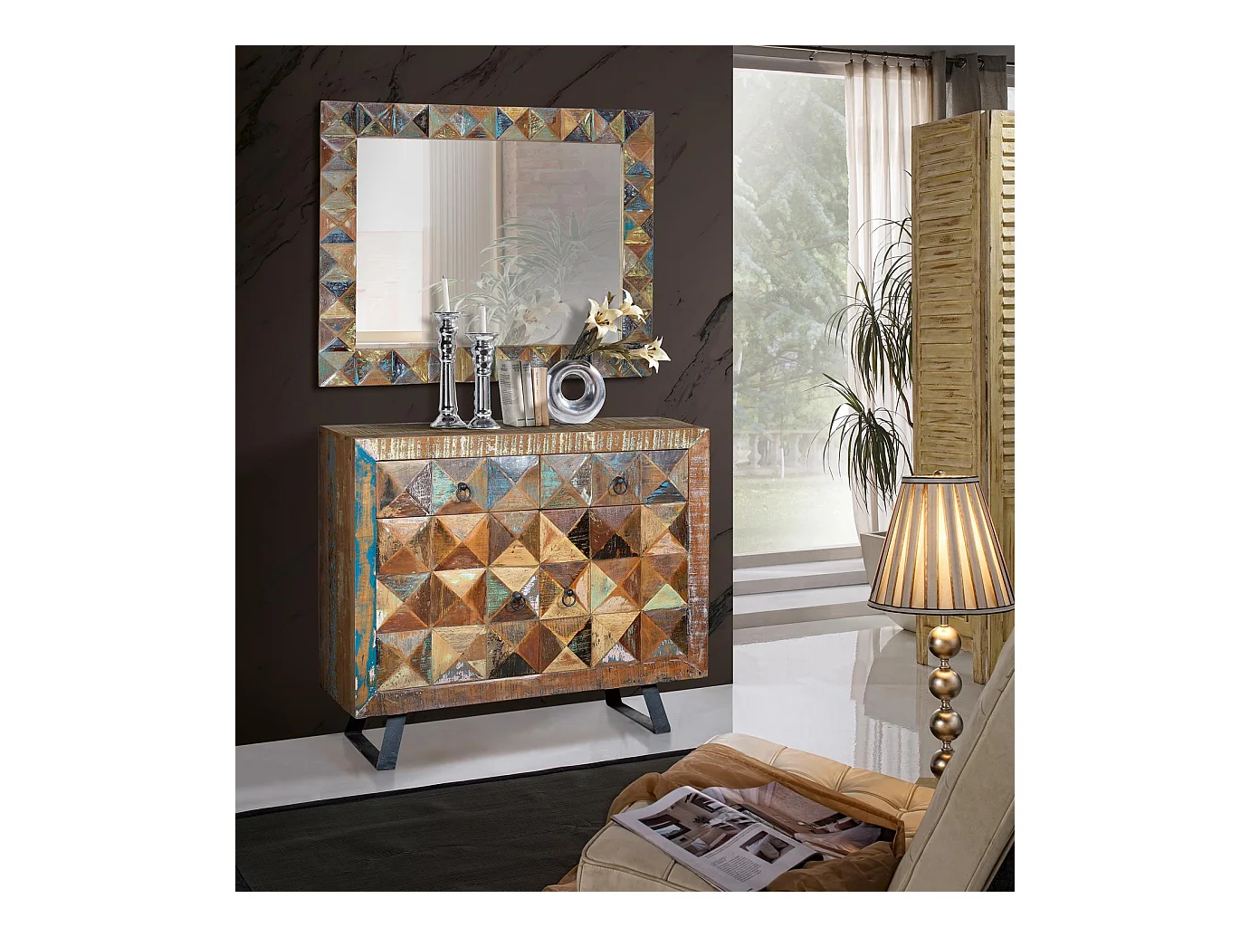 Commode exclusive en bois recyclé multicolore