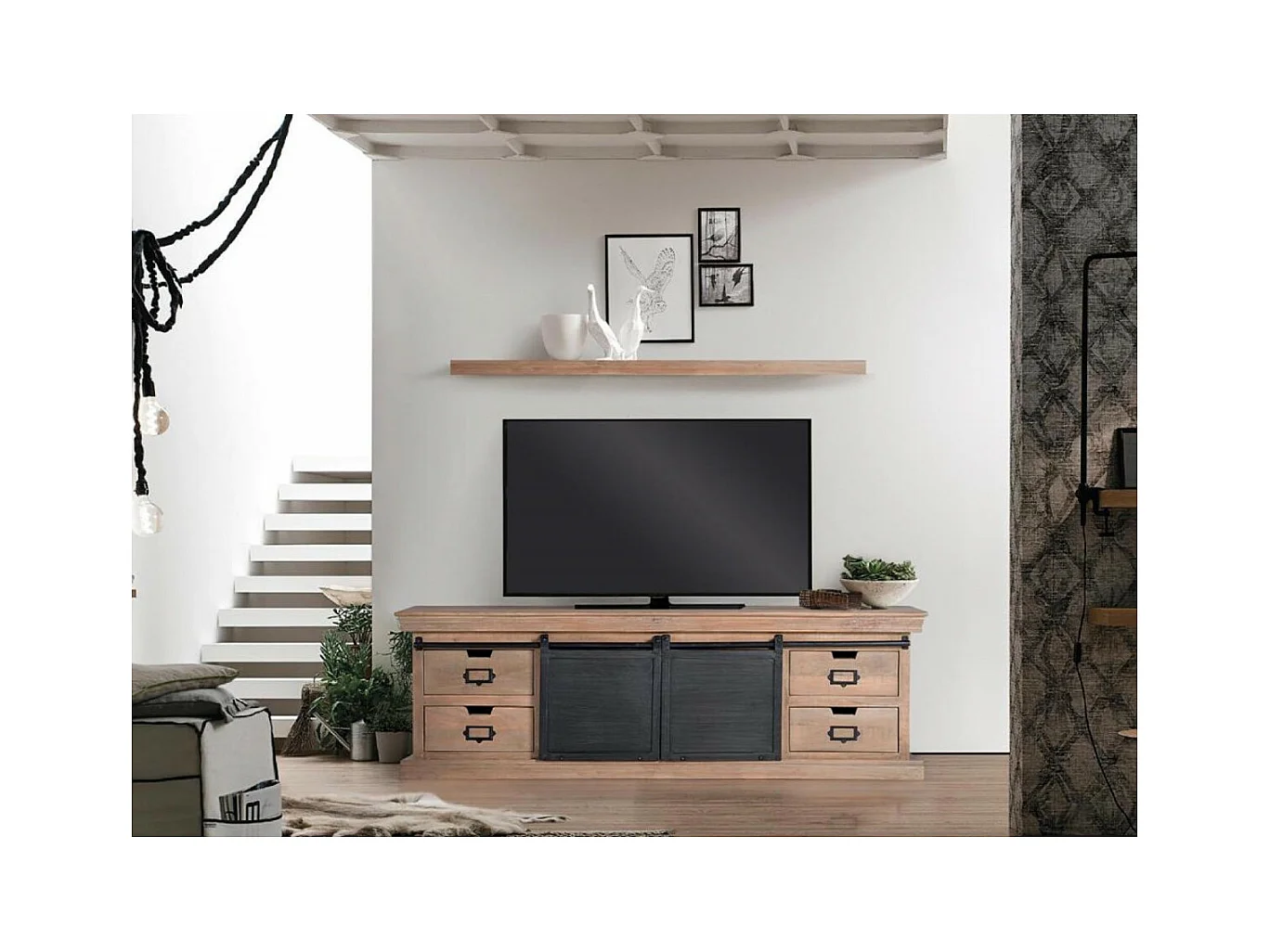 TV-Schrank im Industriestil. Mehrfarbig. Giner und Colomer 55x40x170