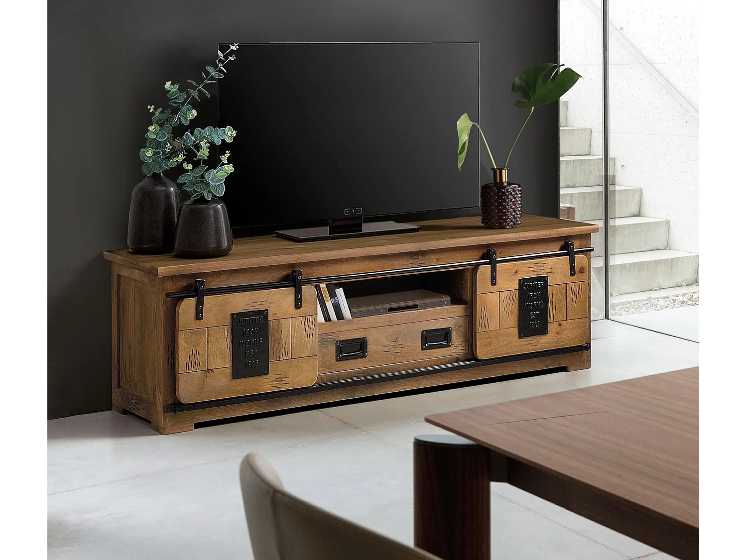 Meuble TV en bois de manguier 180 cm, style industriel - 55 x 180 x 50