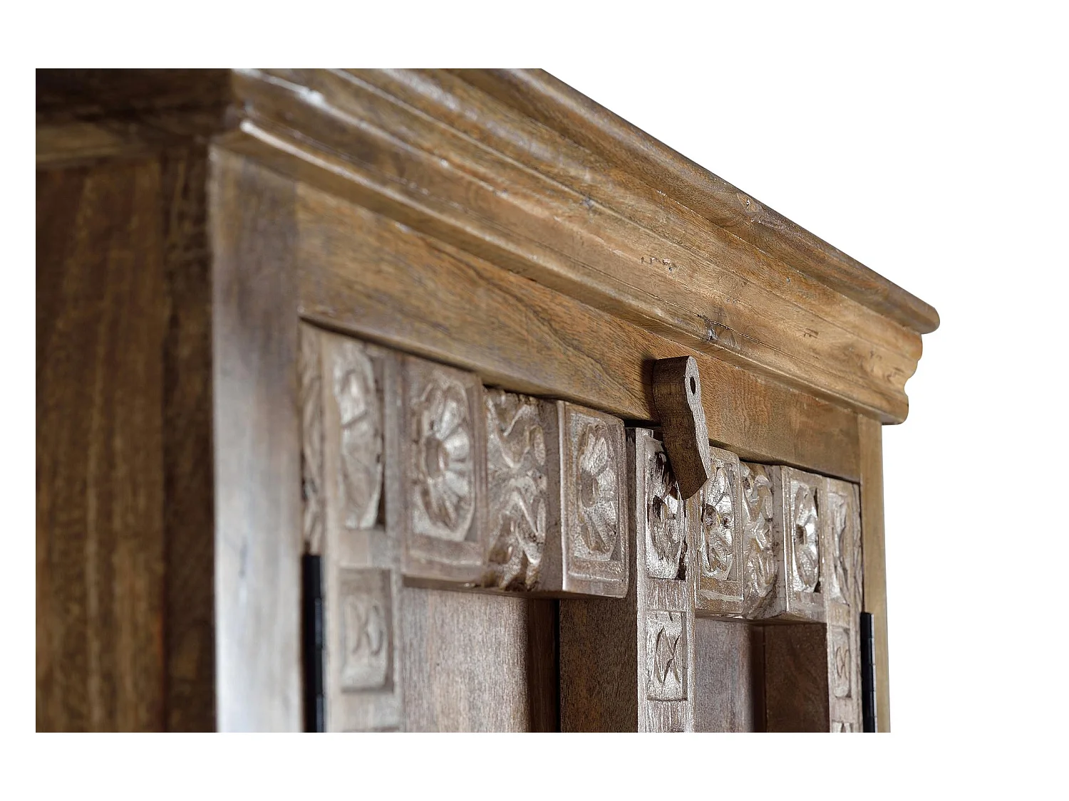 Szafa z drewna mango z ręcznie rzeźbionymi detalami