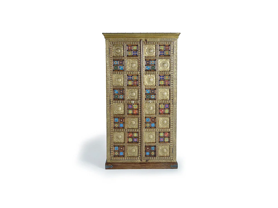 Armadio in massello di acacia intarsiato con maiolica e bronzo