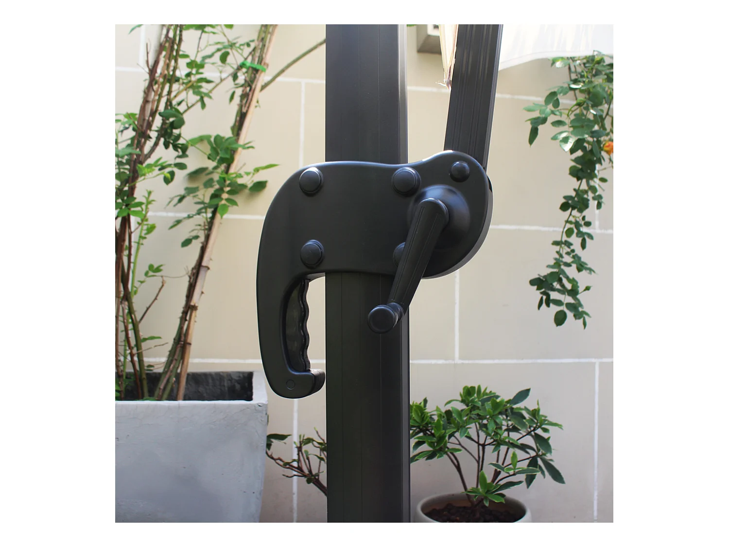 Parasol déporté et rotatif diamètre 3,5 m écru CASTILLO