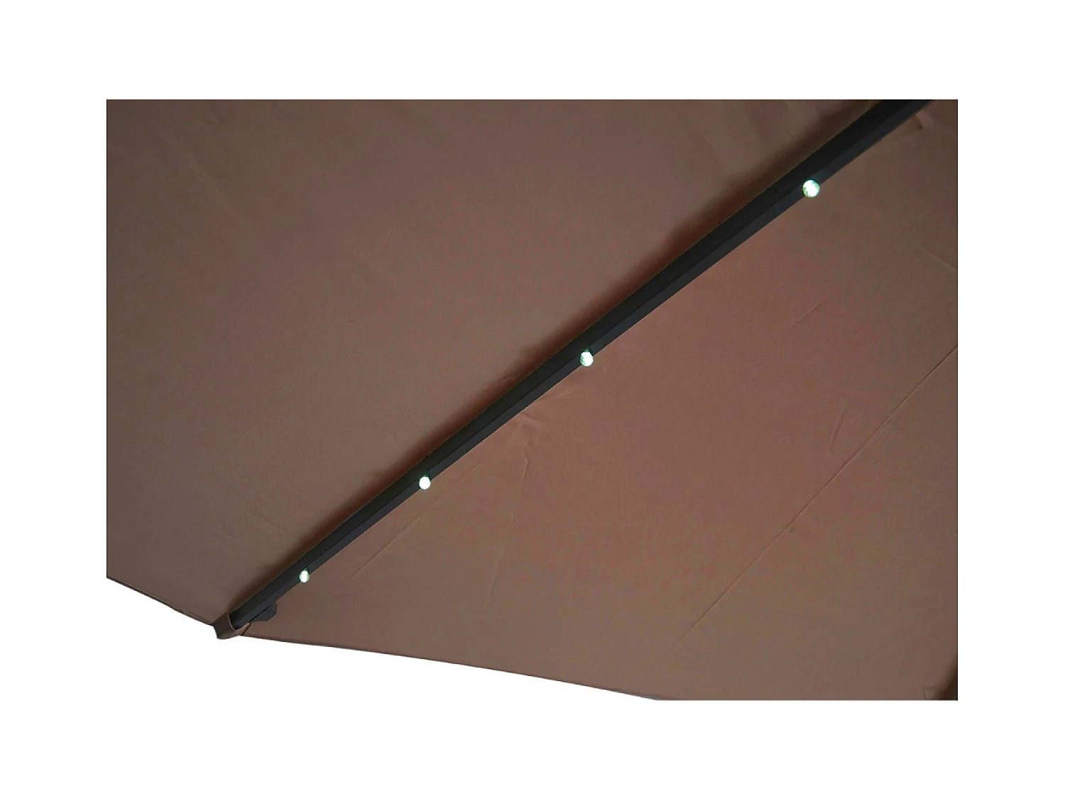 Verplaatste LED zweefparasol 3x3m vierkant chocolade SOLENZARA BULLE