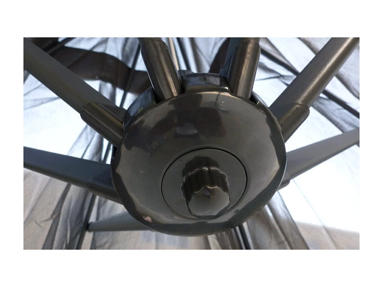 Ombrellone decentrato con LED grigio 3 x 3 m SOLENZARA