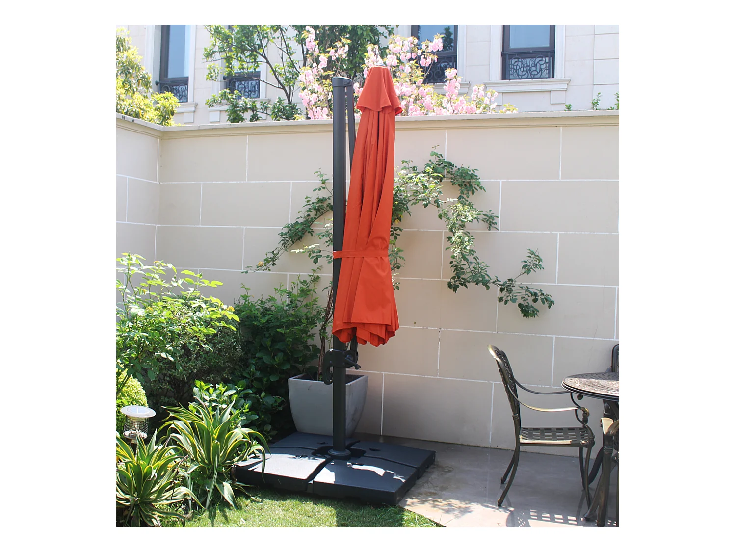 Terracotta 350cm Draaibare LED Zweefparasol Solenzara