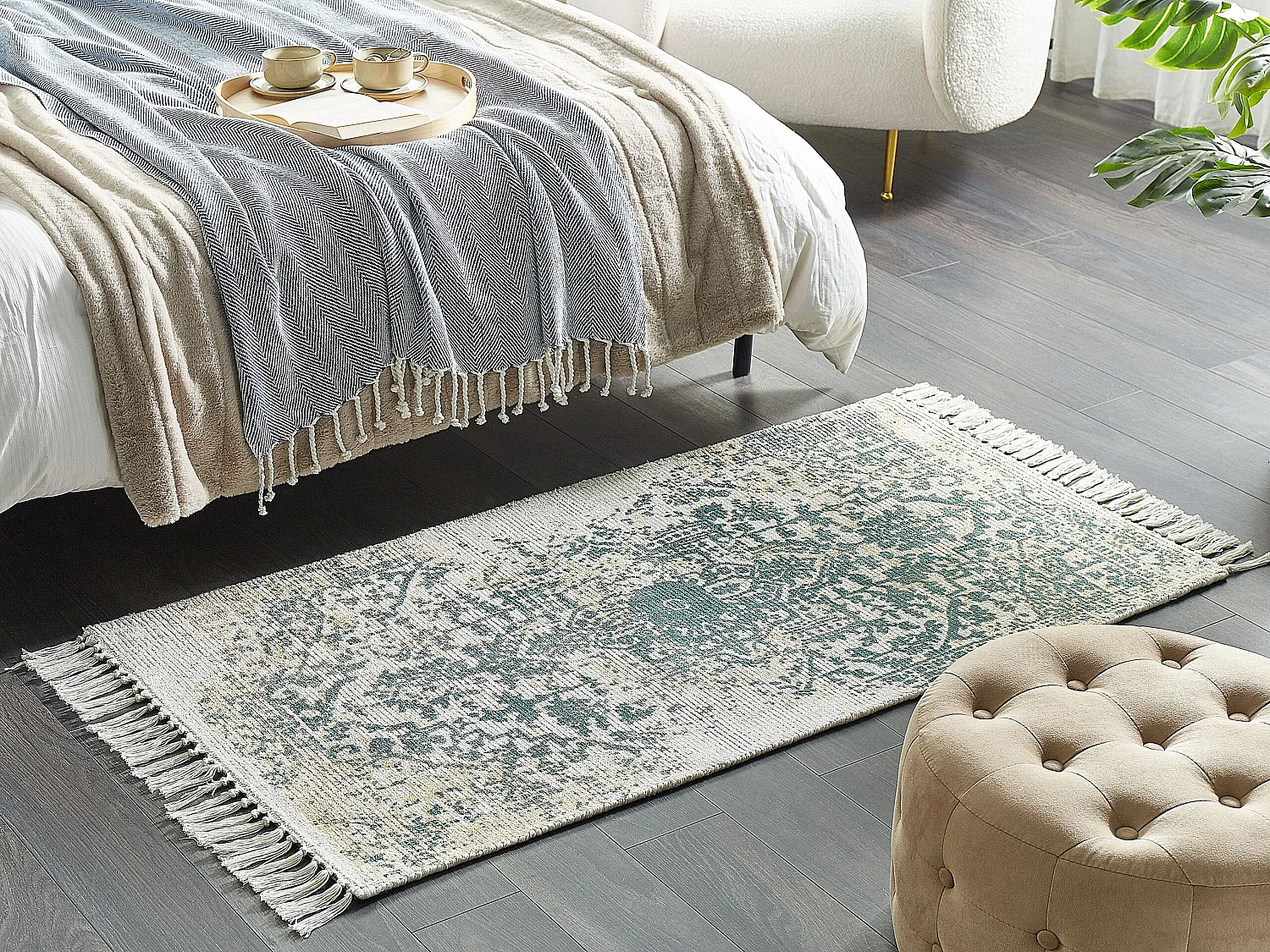 Tapis en viscose beige et vert 80 x 150 cm BOYALI