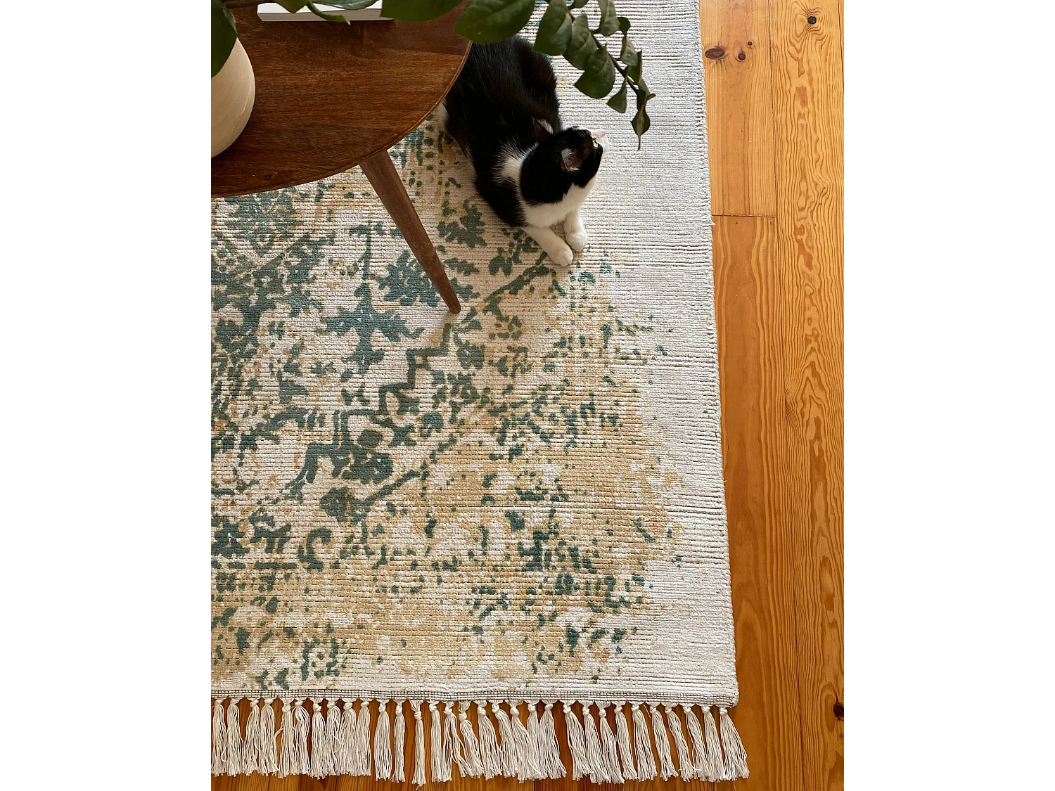 Tapis en viscose beige et vert 80 x 150 cm BOYALI