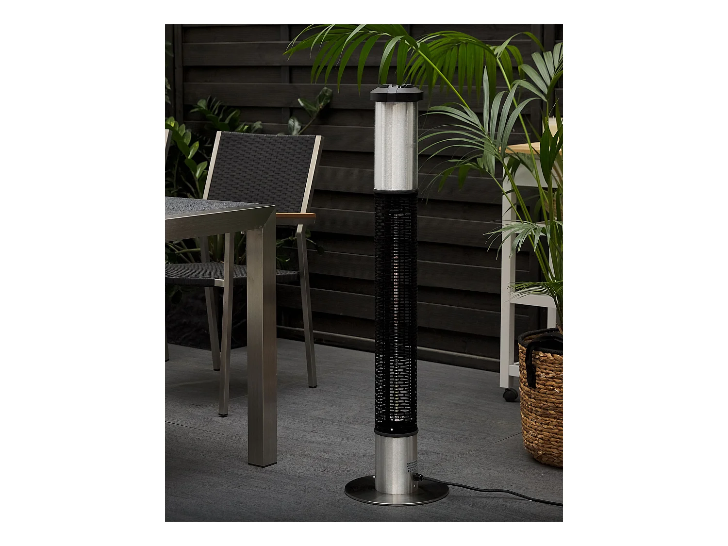 Riscaldatore a infrarossi da patio a piantana VEZUVIO 1500 W Nero