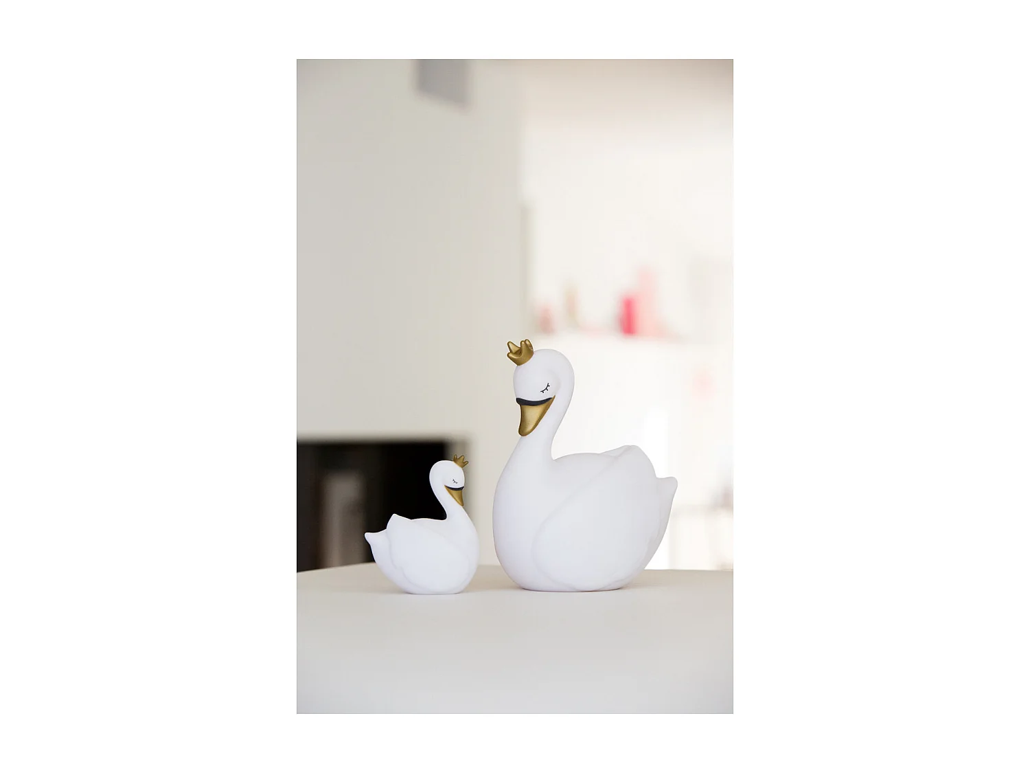 DAME BLANCHE - Veilleuse tactile en forme de cygne blanc