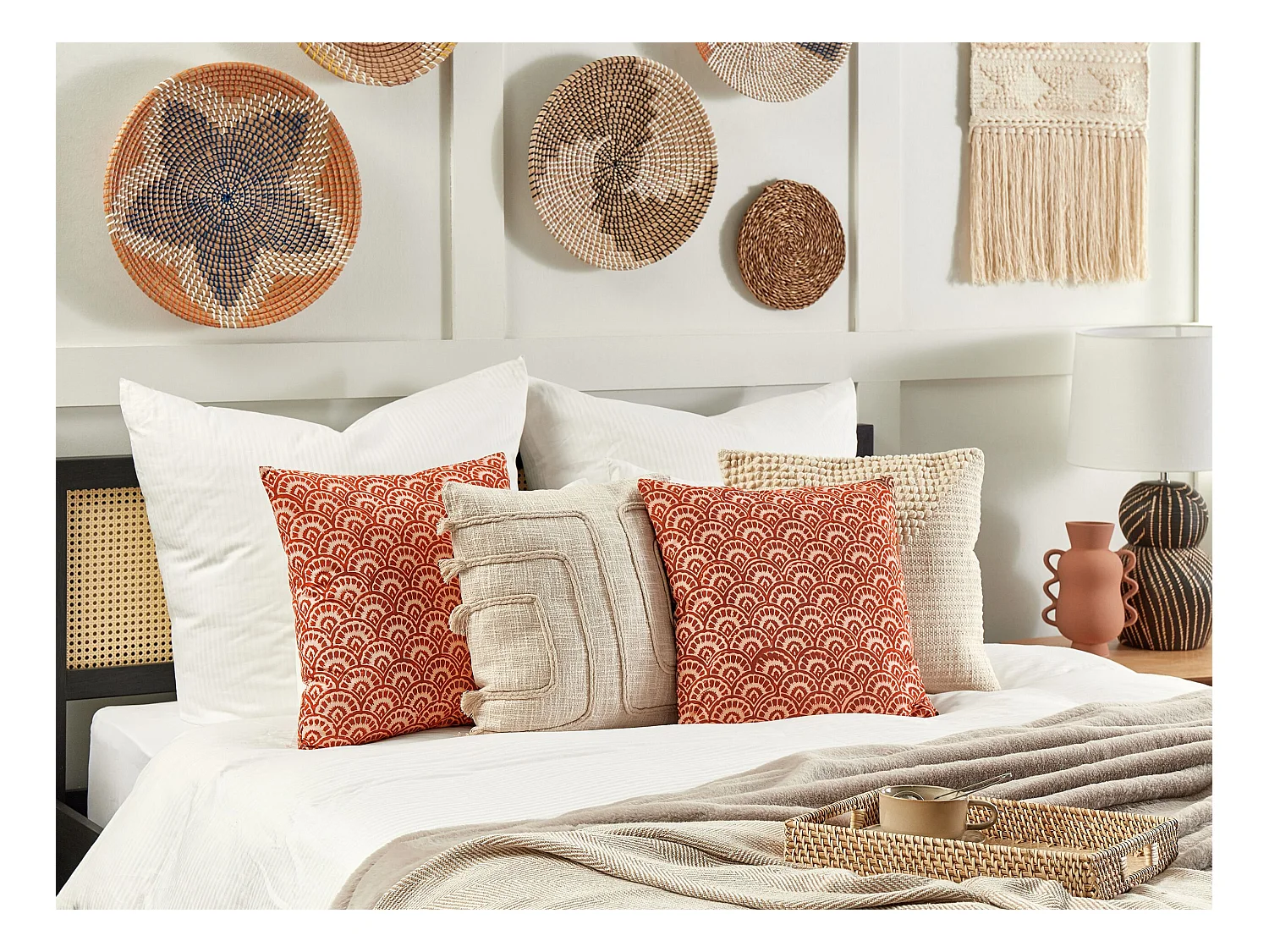 Dekokissen mit Füllung geometrisches Muster rot / weiß 45x45 cm Rhus