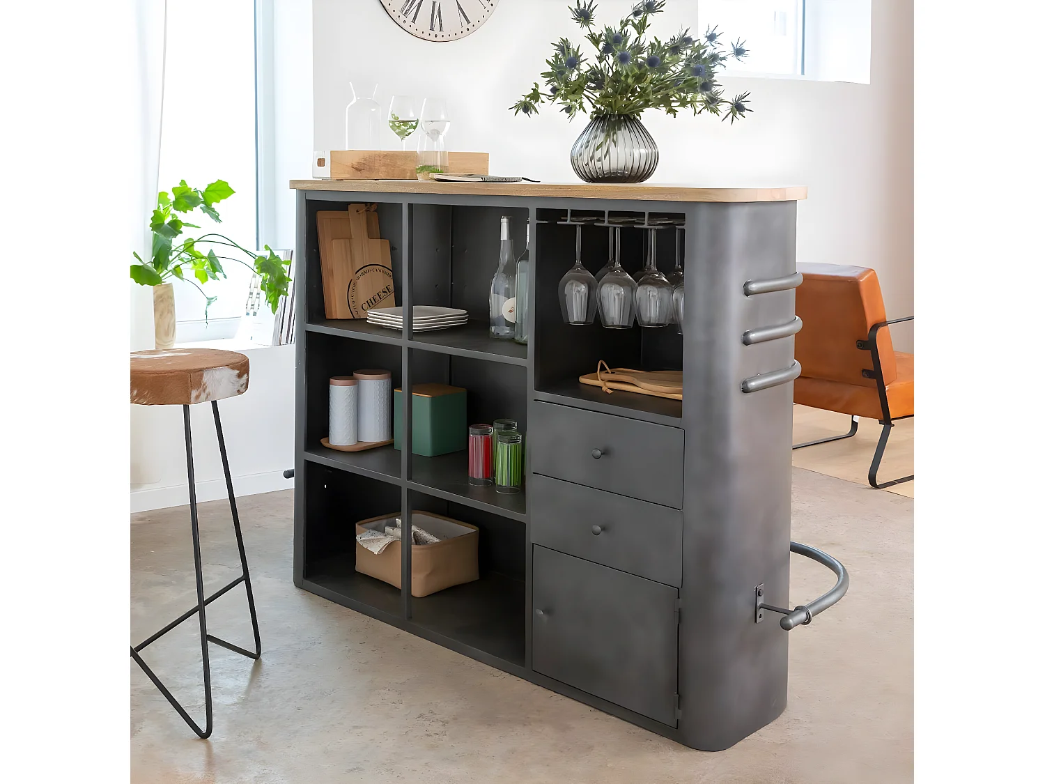 Mueble bar en metal Locker con tablero de madera de mango