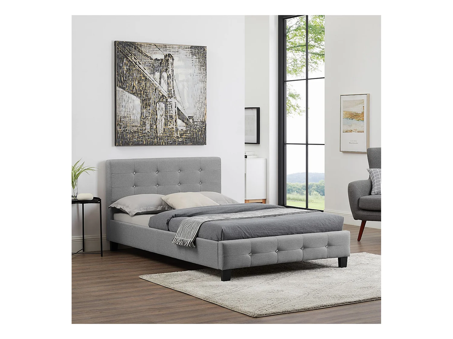 Lit simple pour adulte JOLIEN avec sommier 120x190 cm 1 place et demi, tête et pied de lit capitonnés avec strass, en tissu gris