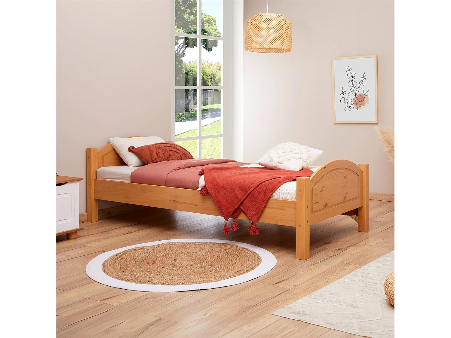 Lit simple FLIMS 90 x 200 cm lit pour enfant en pin massif lasuré couleur hêtre, avec tête et pied de lit arrondi