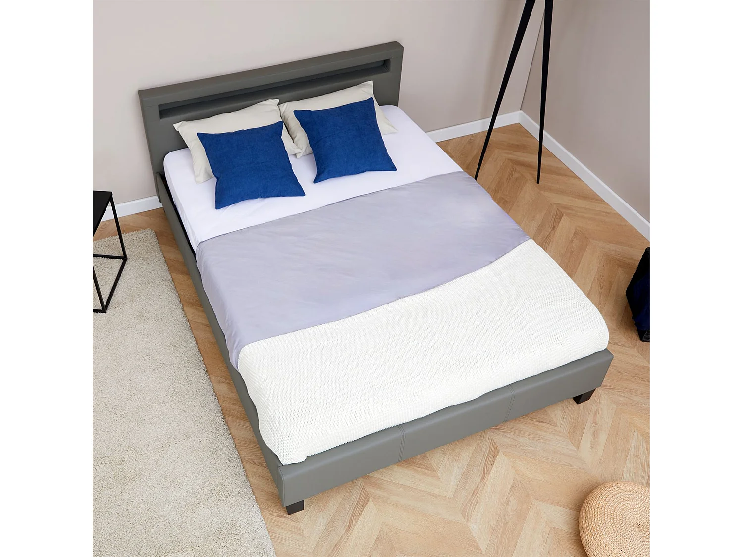 Lit LED double 140x190 cm avec sommier, tête de lit confortable, lit 1 place revêtement synthétique gris, PINOT