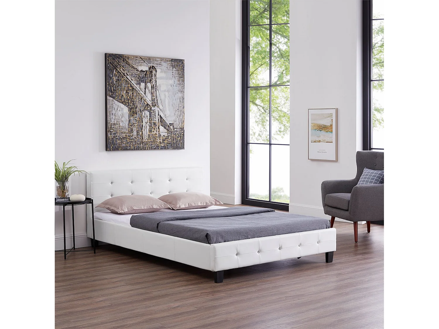 Lit double pour adulte JOSY avec sommier 140x190 cm 2 places, tête et pied de lit capitonnés avec strass, en synthétique blanc