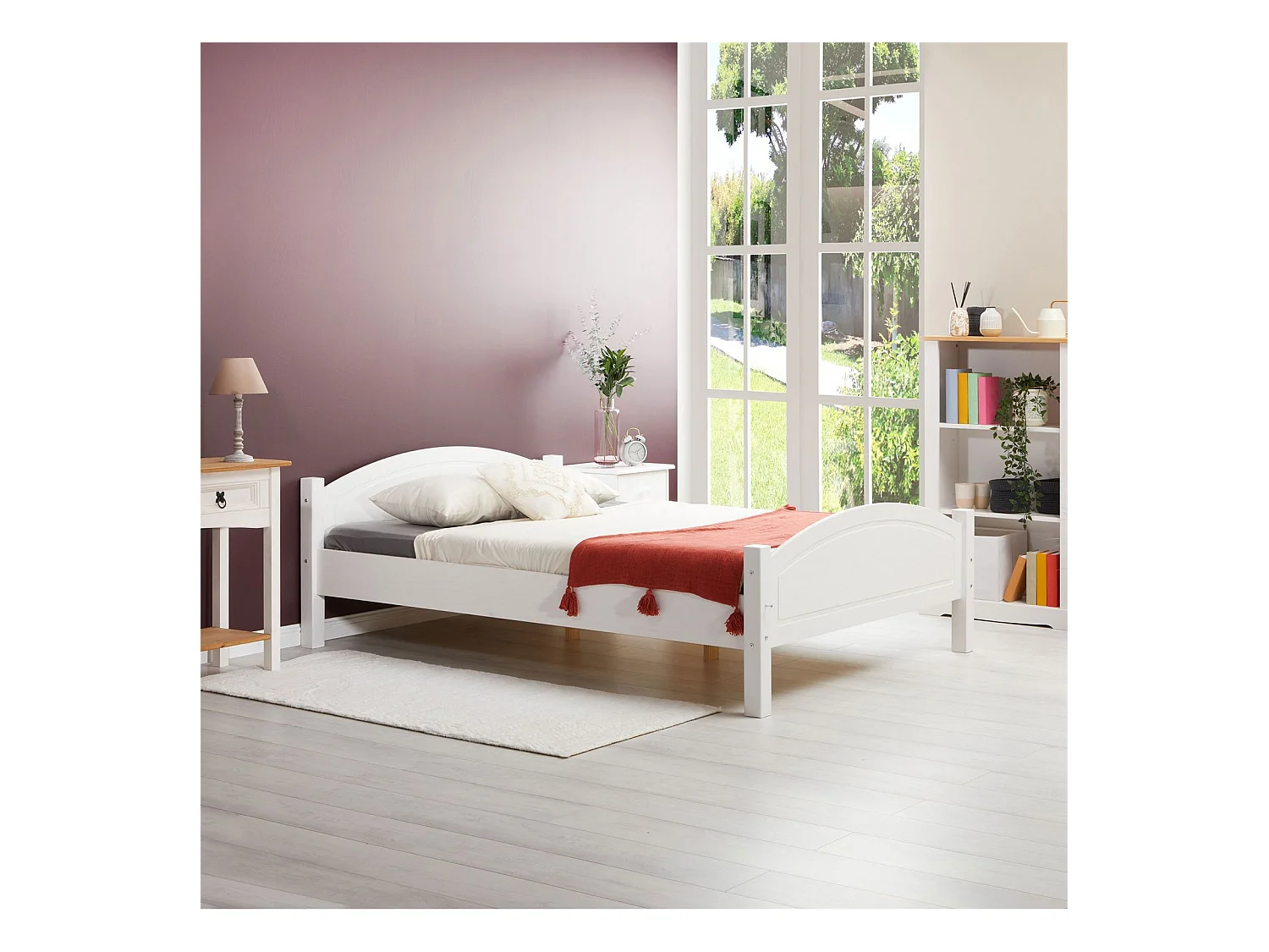Lit double FLIMS 140 x 190 cm pour adulte et enfant, avec tête et pieds de lit arrondi, en pin massif lasuré blanc