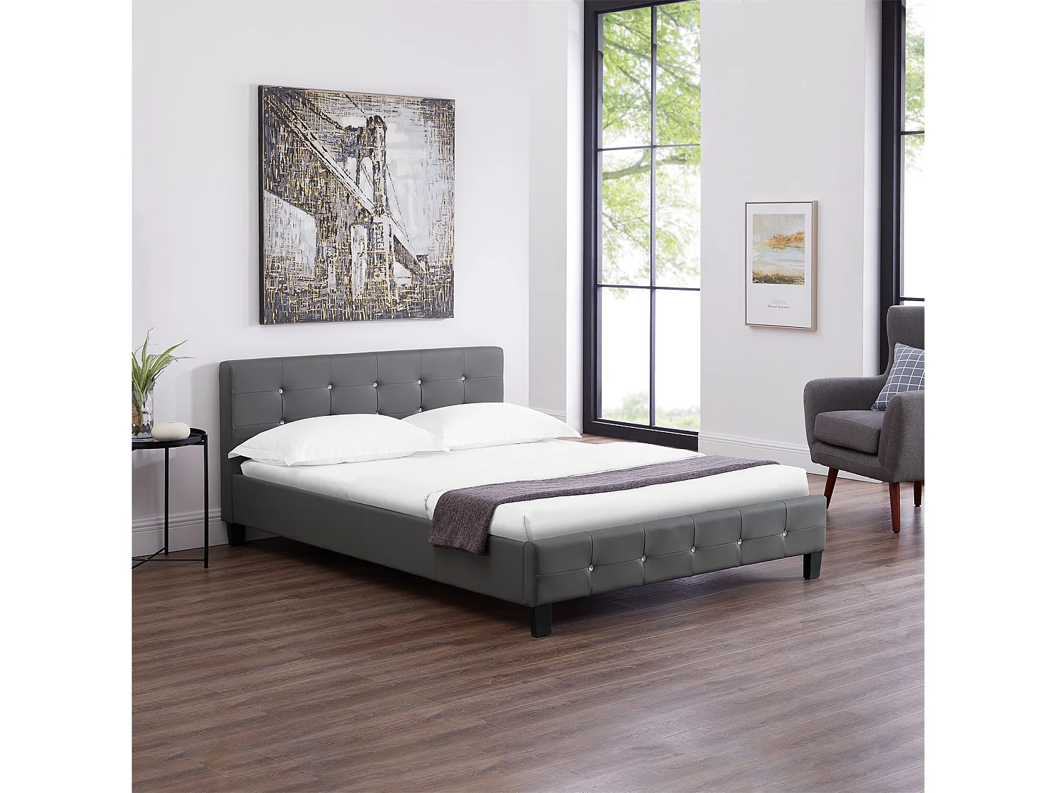 Lit double pour adulte JOSY avec sommier 140x190 cm 2 places, tête et pied de lit capitonnés avec strass, en synthétique gris