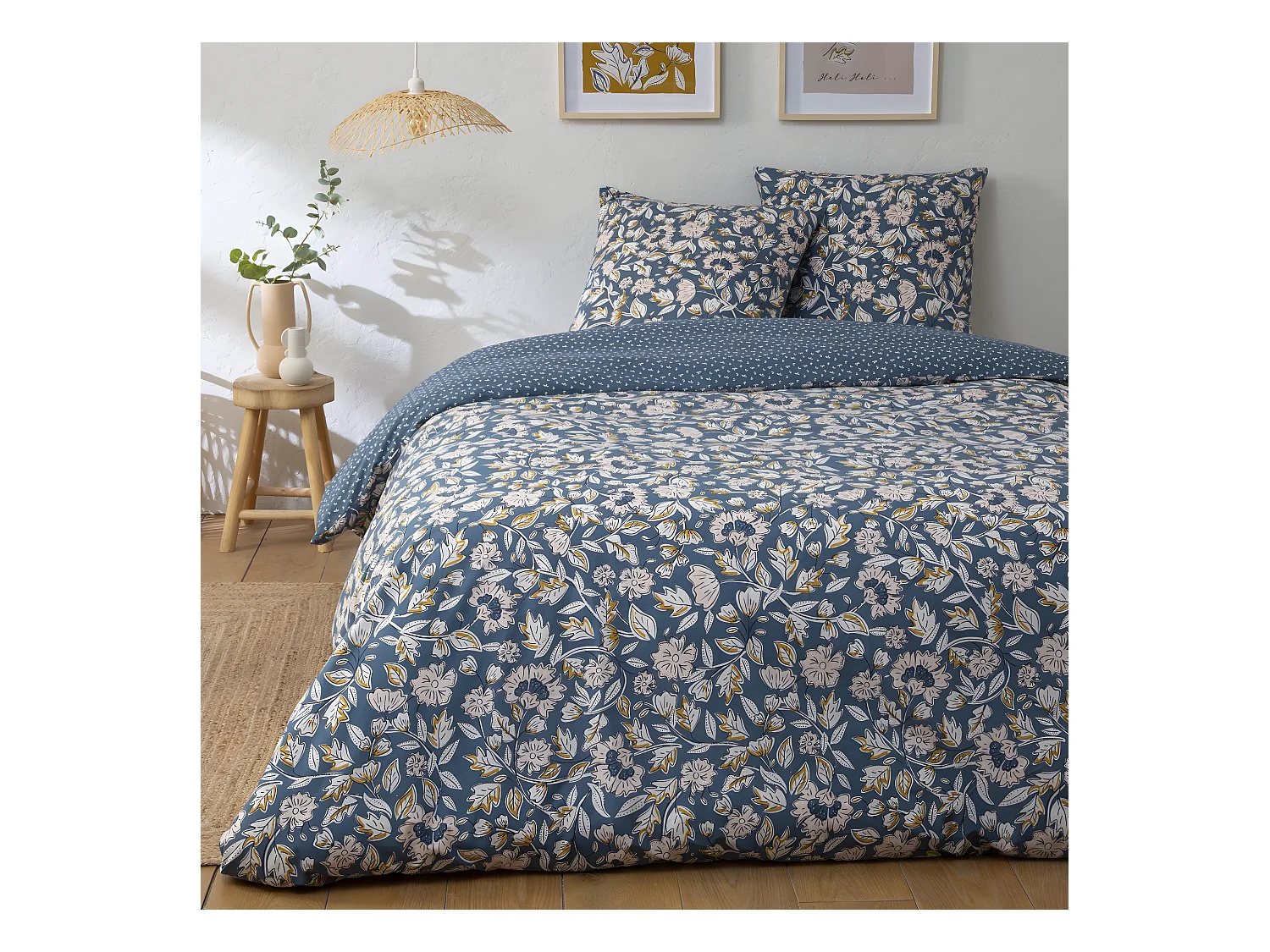 Parure de lit 2 personnes fleurie en percale 70 fils 240x220cm
