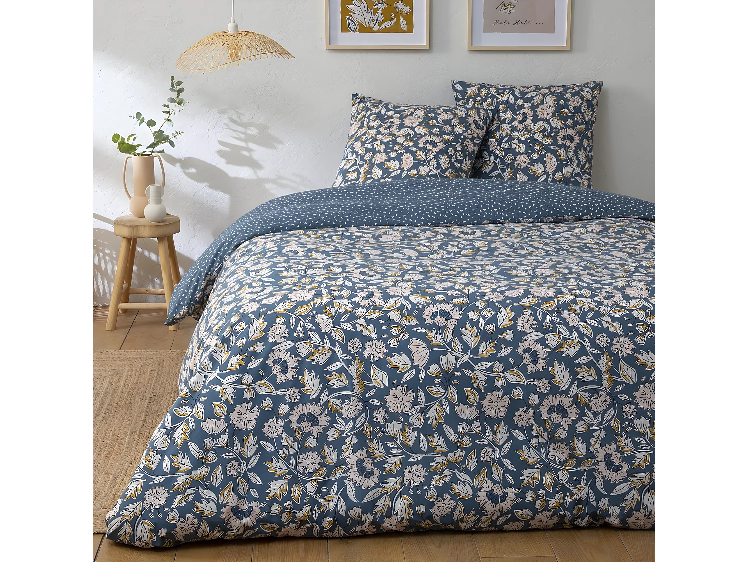 Parure de lit 2 personnes fleurie en percale 70 fils 240x220cm