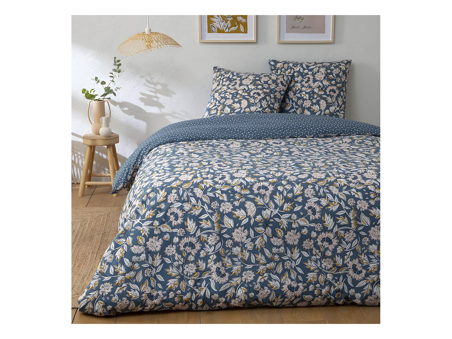 Parure de lit 2 personnes fleurie en percale 70 fils 260x240cm
