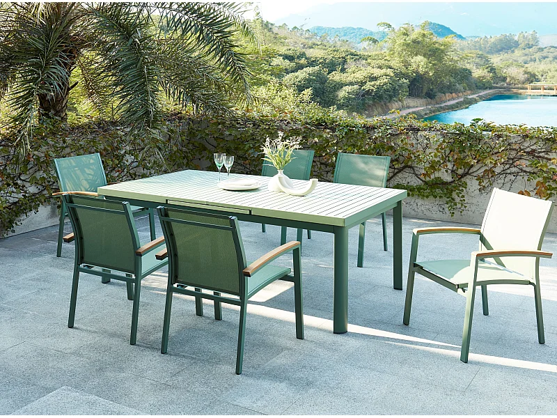 Comedor de jardín de aluminio: una mesa extensible 180/240 cm y 6 sillones apilables con brazos acacia - verde almendra - NAURU