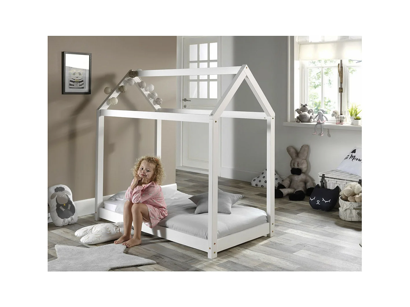 PEGA - Lit Cabane 70x140cm en Pin Laqué Blanc + Matelas