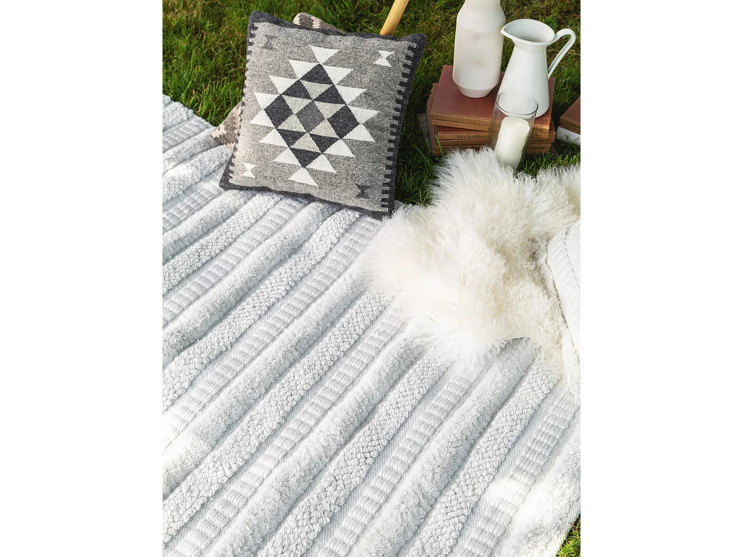 Tapis fabriqué à partir de matériaux recyclés Toni Ivory 200x300 cm
