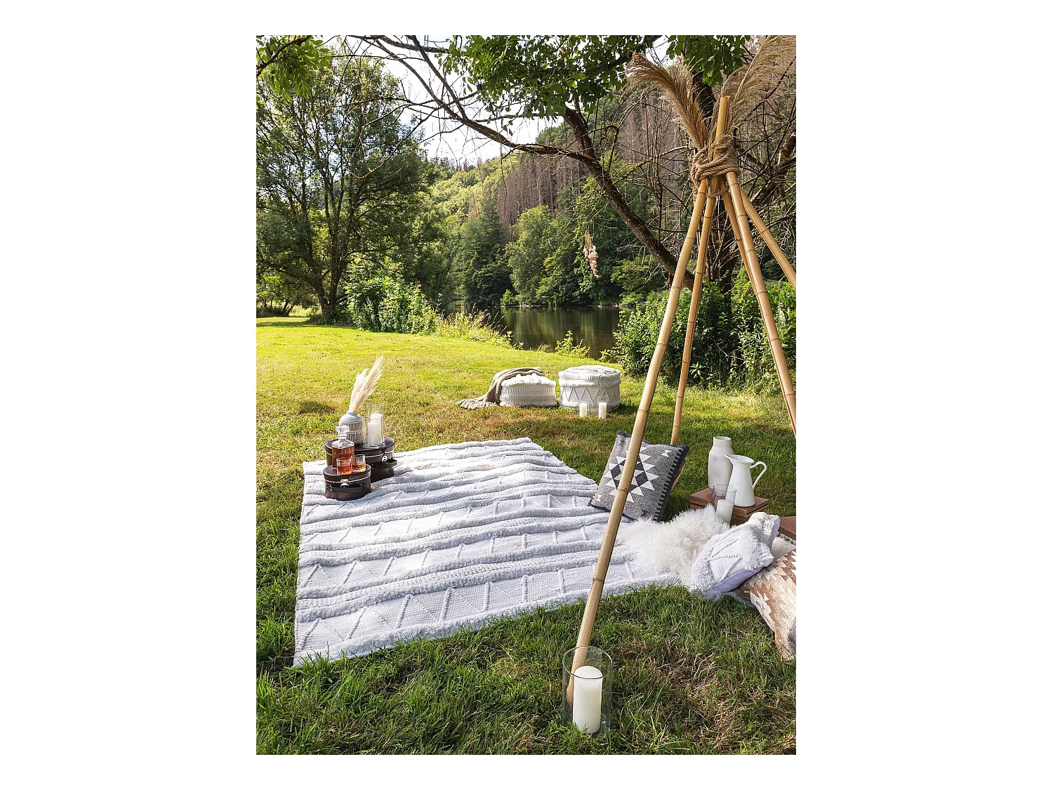 Tapis fabriqué à partir de matériaux recyclés Toni Ivory 160x230 cm