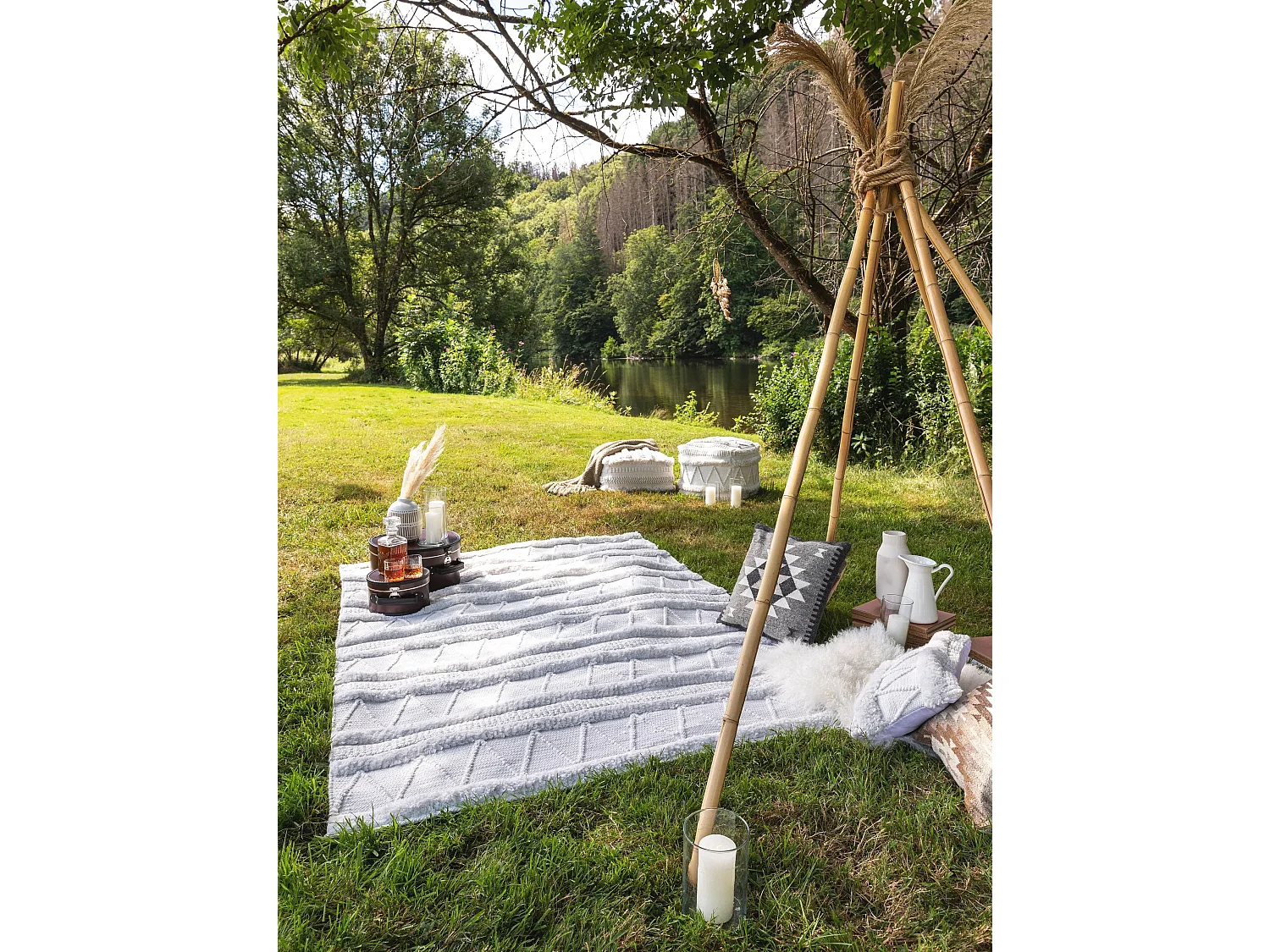 Tapis fabriqué à partir de matériaux recyclés Toni Ivory 160x230 cm