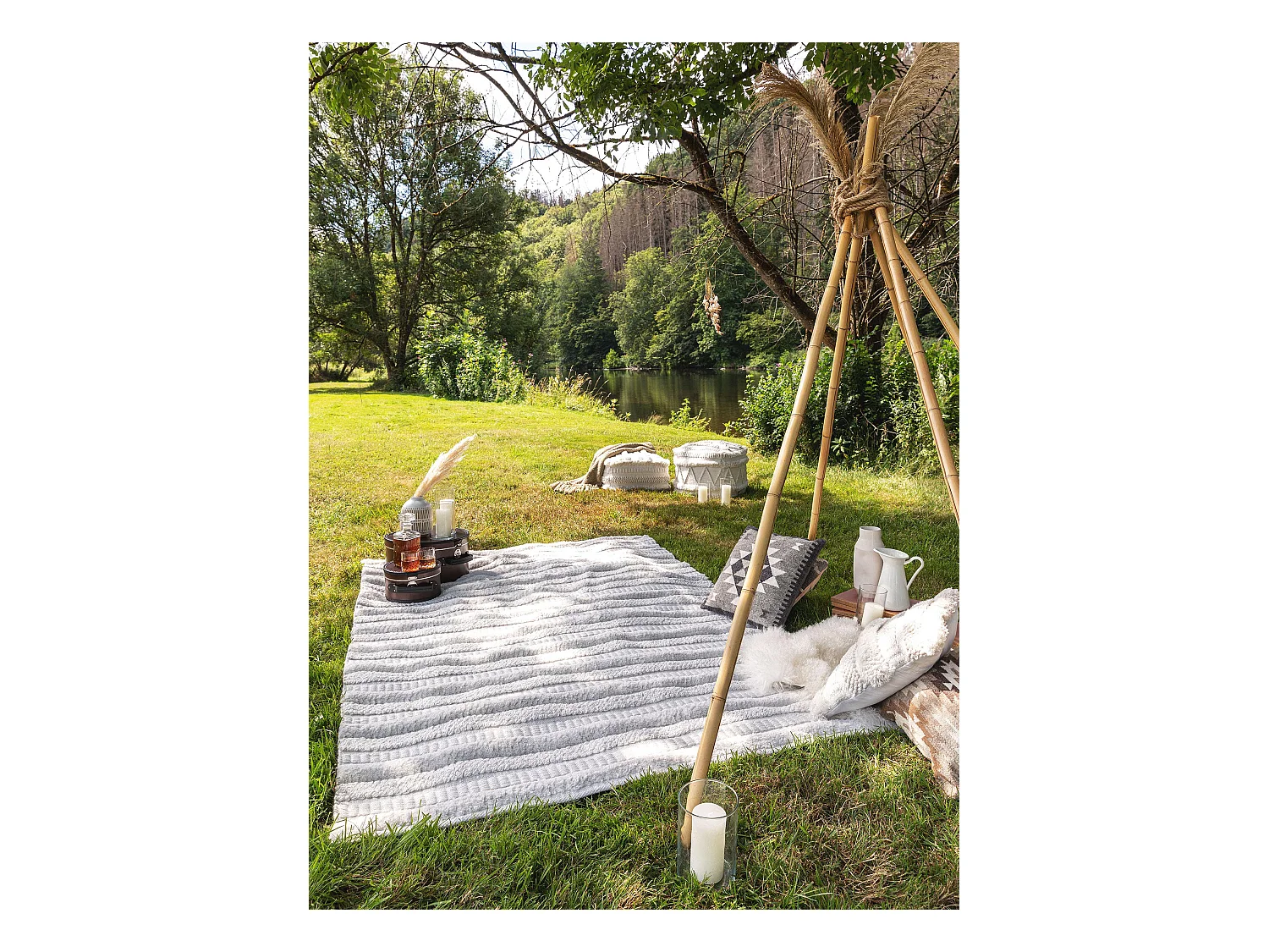 Tapis fabriqué à partir de matériaux recyclés Toni Ivory 160x230 cm